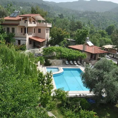 Kleo Hotel