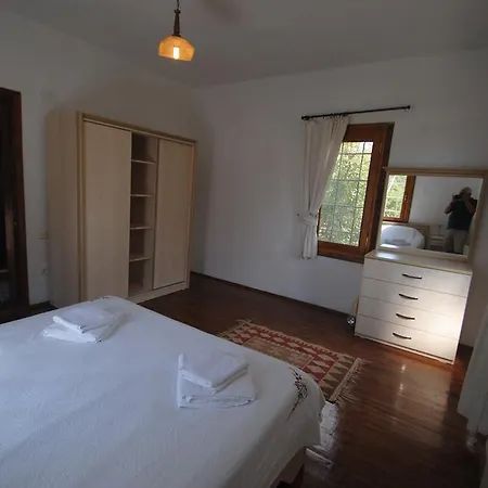 Kleo Hotel