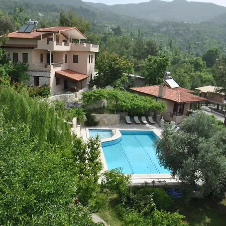 Kleo Hotel